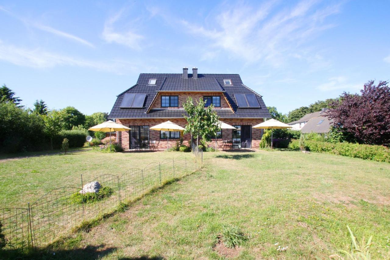 Ostseehaus Odin Doppelhaushaelfte Wiek auf Rügen Exteriör bild